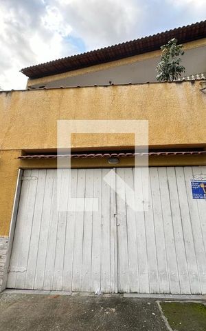 Casa à venda com 395m², 5 quartos e 2 vagas Casa à venda com 395m², 5 quartos e 2 vagasFachada da casa