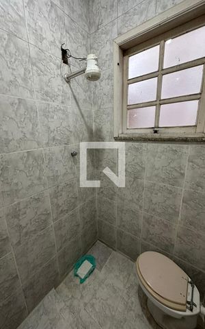Casa à venda com 395m², 5 quartos e 2 vagas Casa à venda com 395m², 5 quartos e 2 vagasBanheiro da Suíte 4