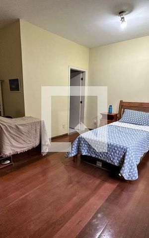 Casa à venda com 395m², 5 quartos e 2 vagas Casa à venda com 395m², 5 quartos e 2 vagasSuíte 2