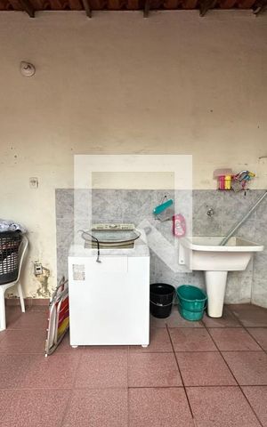 Casa à venda com 395m², 5 quartos e 2 vagas Casa à venda com 395m², 5 quartos e 2 vagasÁrea de Serviço