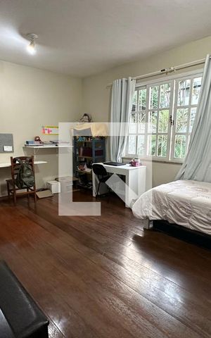 Casa à venda com 395m², 5 quartos e 2 vagas Casa à venda com 395m², 5 quartos e 2 vagasSuíte 3
