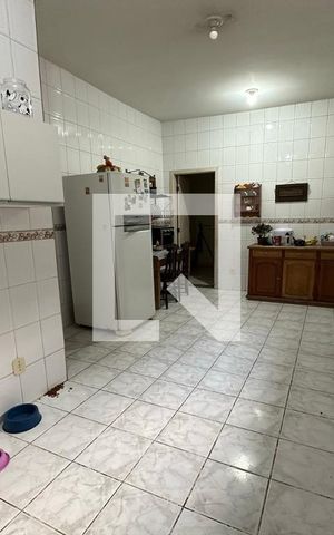 Casa à venda com 395m², 5 quartos e 2 vagas Casa à venda com 395m², 5 quartos e 2 vagasCozinha