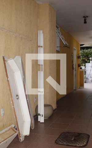Casa à venda com 395m², 5 quartos e 2 vagasCorredor area externa