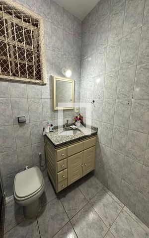 Casa à venda com 395m², 5 quartos e 2 vagas Casa à venda com 395m², 5 quartos e 2 vagasBanheiro social