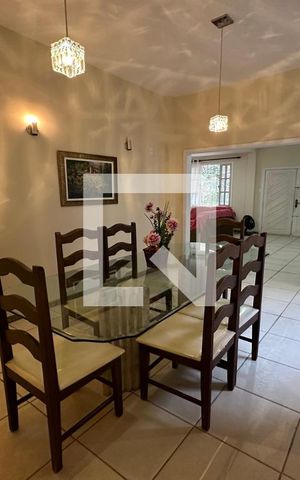 Casa à venda com 395m², 5 quartos e 2 vagas Casa à venda com 395m², 5 quartos e 2 vagasSala de Jantar