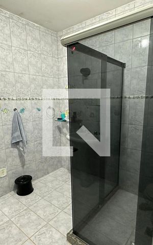 Casa à venda com 395m², 5 quartos e 2 vagas Casa à venda com 395m², 5 quartos e 2 vagasBanheiro da Suíte 2