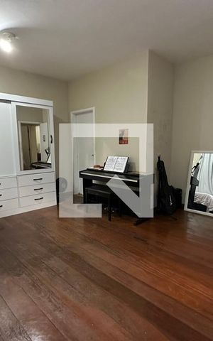Casa à venda com 395m², 5 quartos e 2 vagas Casa à venda com 395m², 5 quartos e 2 vagasSuíte 3