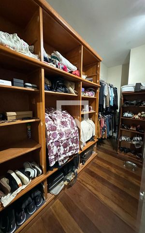 Casa à venda com 395m², 5 quartos e 2 vagas Casa à venda com 395m², 5 quartos e 2 vagasCloset da suíte 1