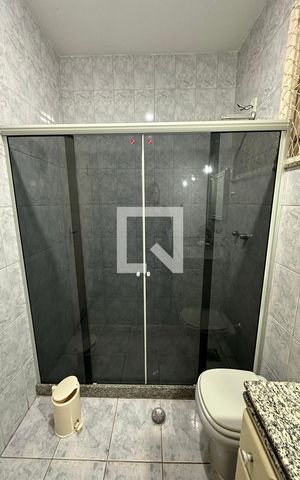Casa à venda com 395m², 5 quartos e 2 vagas Casa à venda com 395m², 5 quartos e 2 vagasBanheiro social