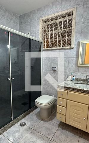 Casa à venda com 395m², 5 quartos e 2 vagas Casa à venda com 395m², 5 quartos e 2 vagasBanheiro social