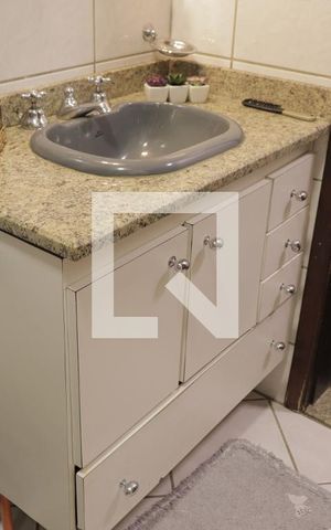 Casa à venda com 150m², 3 quartos e 2 vagasBanheiro 1