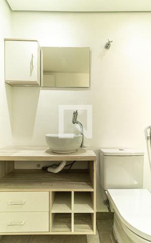 Apartamento para alugar com 58m², 2 quartos e 1 vagaBanheiro - Armários