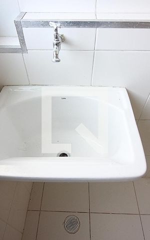 Apartamento para alugar com 66m², 2 quartos e 1 vagaÁrea de Serviço