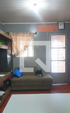 Casa à venda com 130m², 3 quartos e 2 vagasSala