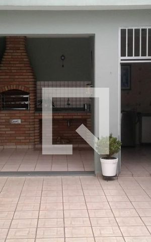 Casa à venda com 210m², 3 quartos e 3 vagas Casa à venda com 210m², 3 quartos e 3 vagasChurrasqueira