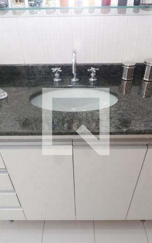 Casa à venda com 210m², 3 quartos e 3 vagasBanheiro da Suíte
