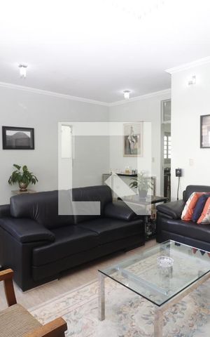 Casa à venda com 210m², 3 quartos e 3 vagasSala
