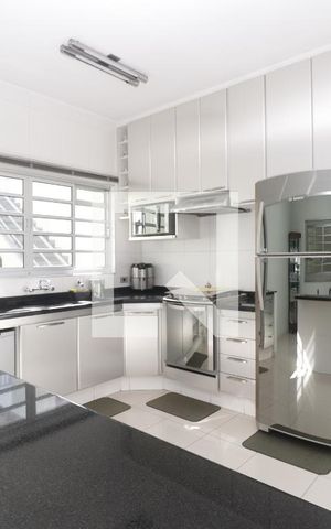 Casa à venda com 210m², 3 quartos e 3 vagasCozinha