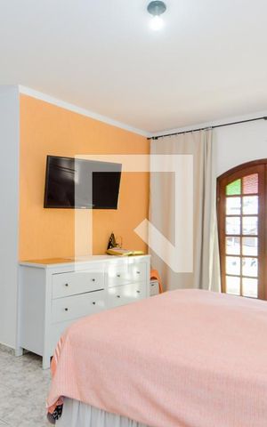 Casa à venda com 300m², 2 quartos e 3 vagasQuarto 2 - Suíte