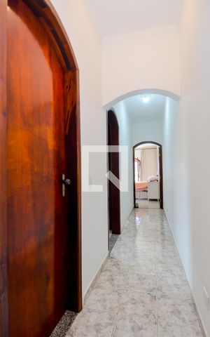 Casa à venda com 300m², 2 quartos e 3 vagasCorredor dos Dormitórios 
