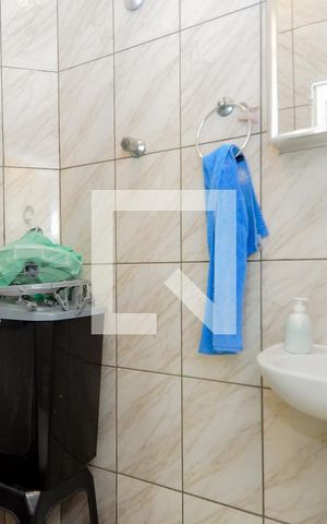 Casa à venda com 300m², 2 quartos e 3 vagasBanheiro de Serviço