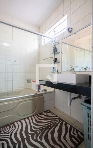 Casa à venda com 120m², 3 quartos e 3 vagasBanheiro da Suíte