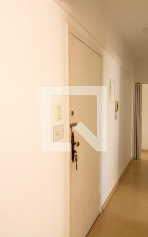 Apartamento à venda com 62m², 1 quarto e sem vaga Apartamento à venda com 62m², 1 quarto e sem vagaCorredor de acesso à ala íntima