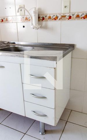 Apartamento à venda com 62m², 1 quarto e sem vaga Apartamento à venda com 62m², 1 quarto e sem vagaCozinha- armário