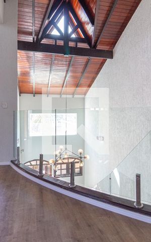 Casa à venda com 240m², 3 quartos e 3 vagasCorredor