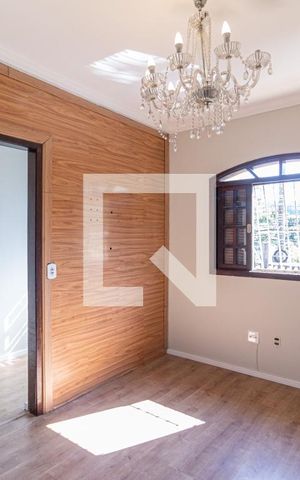 Casa à venda com 240m², 3 quartos e 3 vagasSuíte 2