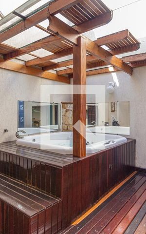 Casa à venda com 240m², 3 quartos e 3 vagasQuintal