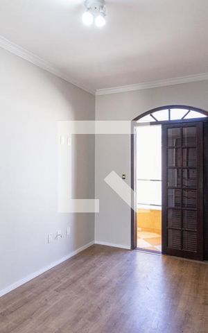 Casa à venda com 240m², 3 quartos e 3 vagasSuíte 1