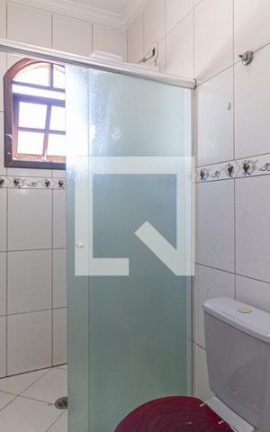 Casa à venda com 240m², 3 quartos e 3 vagasBanheiro da suíte 1