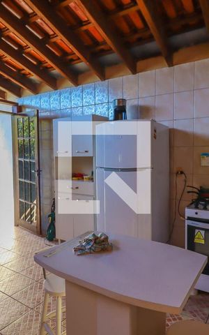 Casa à venda com 600m², 6 quartos e 4 vagas Casa à venda com 600m², 6 quartos e 4 vagasCozinha