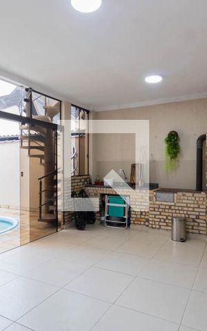 Casa à venda com 240m², 4 quartos e 2 vagas Casa à venda com 240m², 4 quartos e 2 vagasEspaço Gourmet