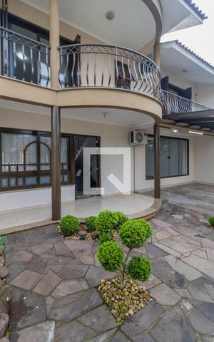 Casa à venda com 240m², 4 quartos e 2 vagas Casa à venda com 240m², 4 quartos e 2 vagasQuintal