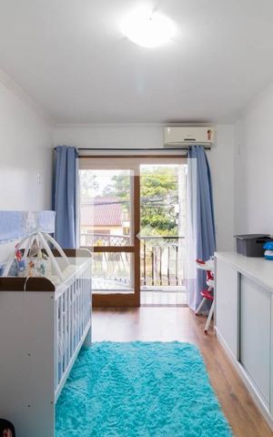 Casa à venda com 240m², 4 quartos e 2 vagas Casa à venda com 240m², 4 quartos e 2 vagasQuarto 1