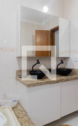 Casa à venda com 240m², 4 quartos e 2 vagas Casa à venda com 240m², 4 quartos e 2 vagasBanheiro da Suíte