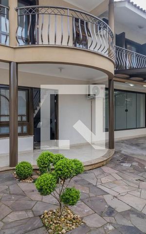 Casa à venda com 240m², 4 quartos e 2 vagas Casa à venda com 240m², 4 quartos e 2 vagasQuintal