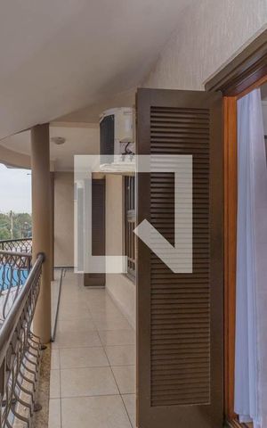 Casa à venda com 240m², 4 quartos e 2 vagas Casa à venda com 240m², 4 quartos e 2 vagasQuarto Suíte-Varanda