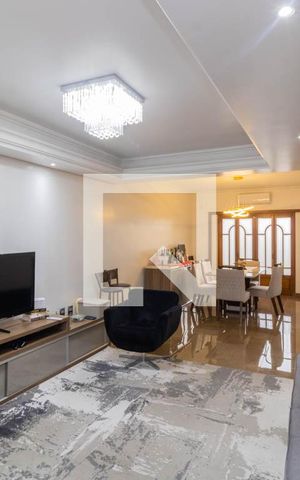 Casa à venda com 240m², 4 quartos e 2 vagas Casa à venda com 240m², 4 quartos e 2 vagasSala