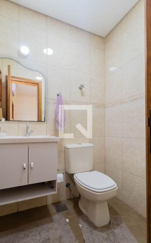 Casa à venda com 240m², 4 quartos e 2 vagas Casa à venda com 240m², 4 quartos e 2 vagasLavabo