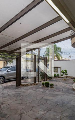 Casa à venda com 240m², 4 quartos e 2 vagas Casa à venda com 240m², 4 quartos e 2 vagasQuintal
