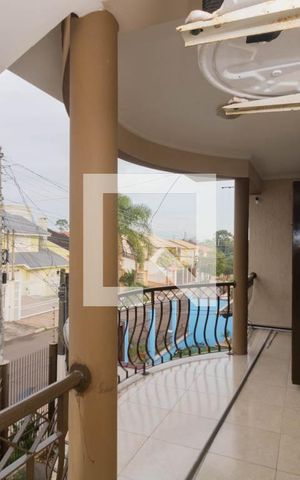 Casa à venda com 240m², 4 quartos e 2 vagas Casa à venda com 240m², 4 quartos e 2 vagasQuarto Suíte-Varanda