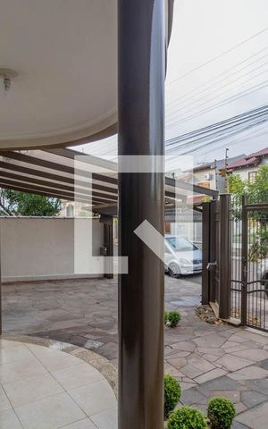 Casa à venda com 240m², 4 quartos e 2 vagas Casa à venda com 240m², 4 quartos e 2 vagasQuintal
