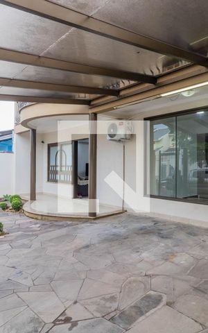 Casa à venda com 240m², 4 quartos e 2 vagas Casa à venda com 240m², 4 quartos e 2 vagasQuintal