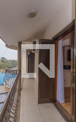 Casa à venda com 240m², 4 quartos e 2 vagas Casa à venda com 240m², 4 quartos e 2 vagasQuarto Suíte-Varanda