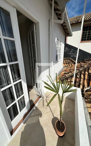 Casa de condomínio à venda com 278m², 4 quartos e 2 vagas Casa de condomínio à venda com 278m², 4 quartos e 2 vagasVaranda da suíte 4