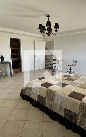 Casa de condomínio à venda com 278m², 4 quartos e 2 vagas Casa de condomínio à venda com 278m², 4 quartos e 2 vagasSuíte 1