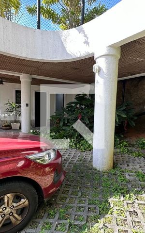 Casa de condomínio à venda com 278m², 4 quartos e 2 vagas Casa de condomínio à venda com 278m², 4 quartos e 2 vagasGaragem